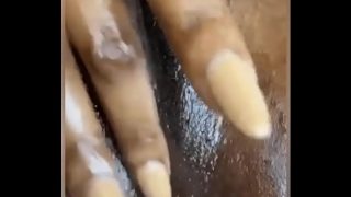 Pussy play her mature pussie likes creampie